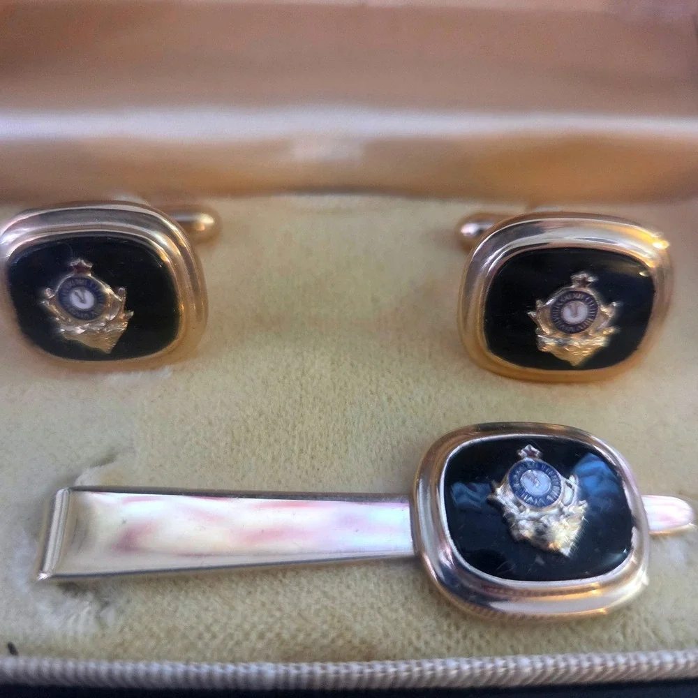 Vintage LaMode Black Onyx Crest Cufflinks Tie Clip Set Gold Tone With Case